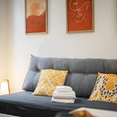Charme Nicois Avec Terrasse En Apartament *