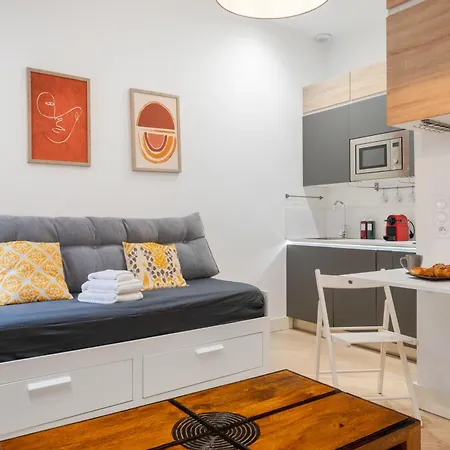 Charme Nicois Avec Terrasse En 니스