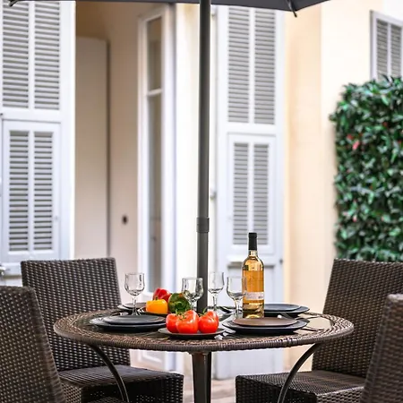 아파트 Charme Nicois Avec Terrasse En