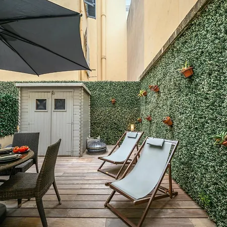 Charme Nicois Avec Terrasse En *