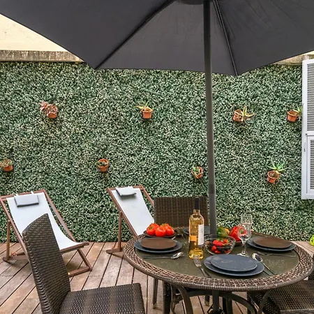 Charme Nicois Avec Terrasse En 아파트